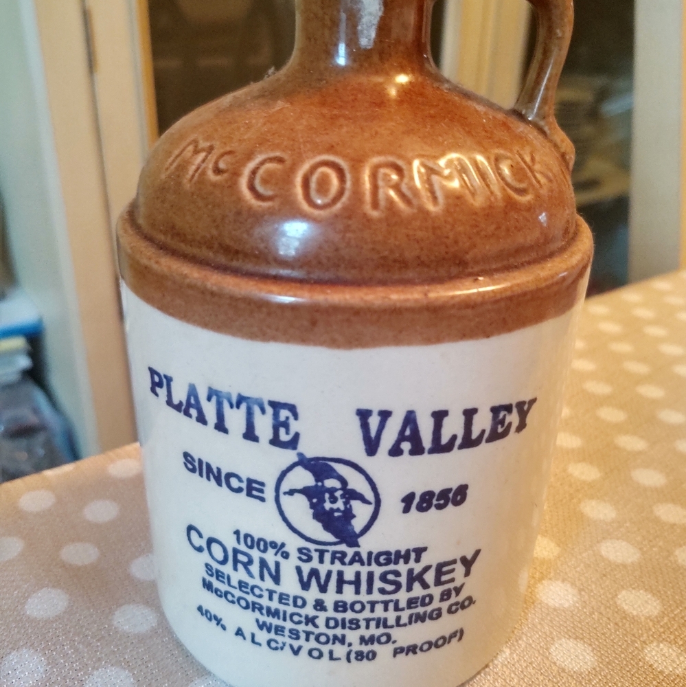 Platte valley jug